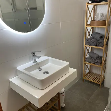 Marina House With Private Terrace בית נופש *